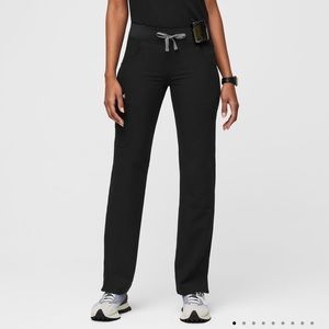 women’s size XS coral kade figs scrub pants